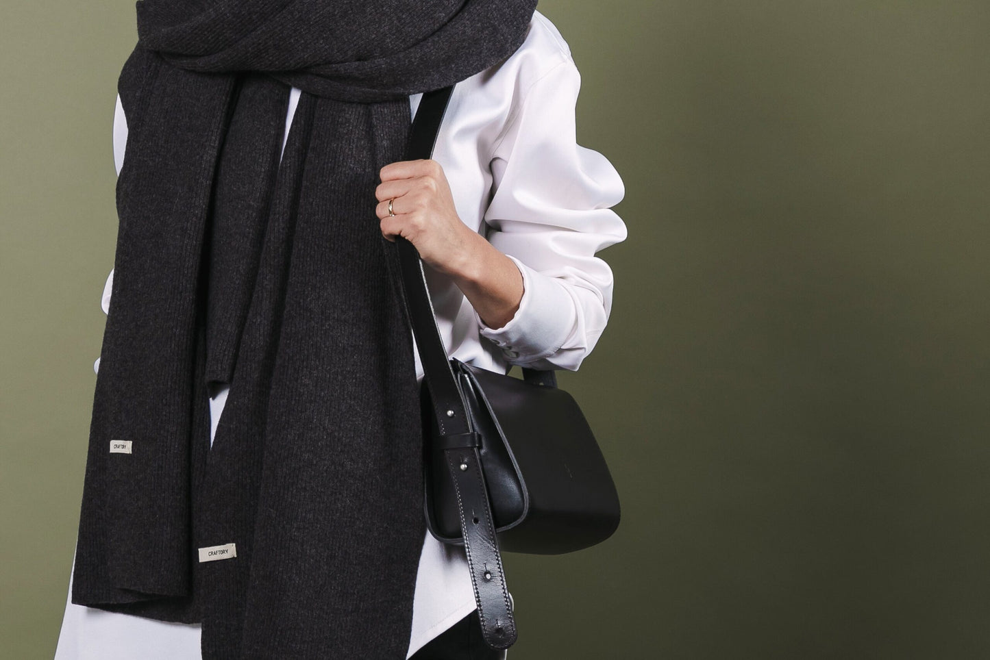 Model Sling - Black