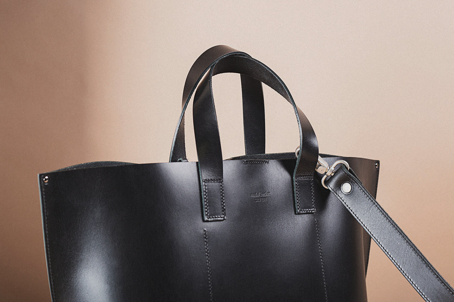 Great Model Bucket – Black