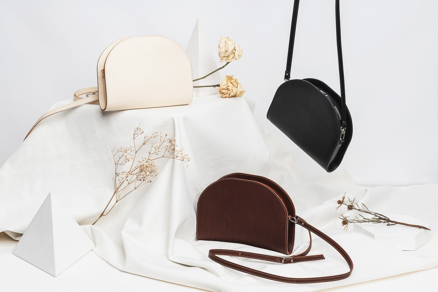 Leather Handbag Half Moon - Black