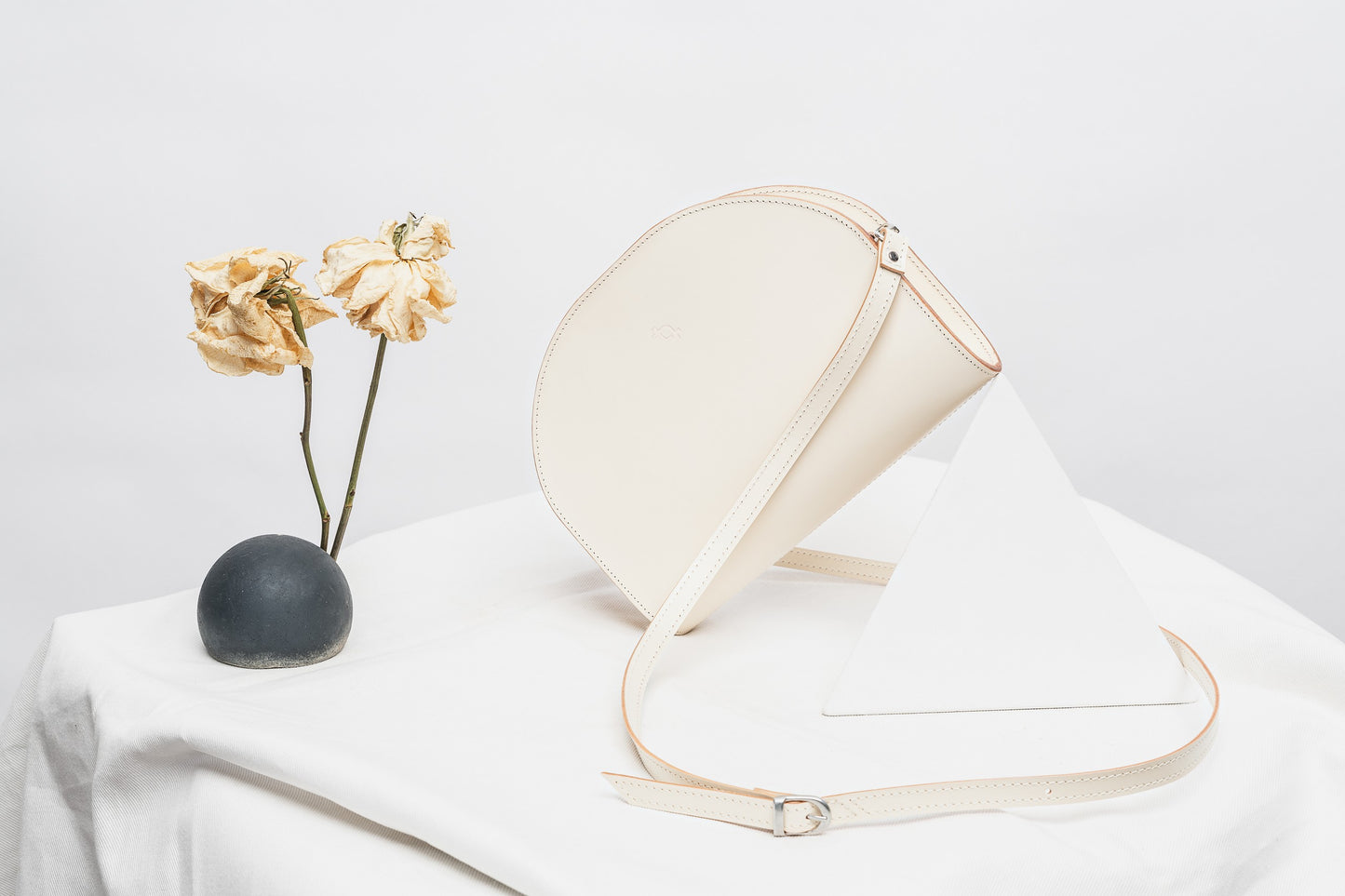 Leather Handbag Half Moon - Cookie