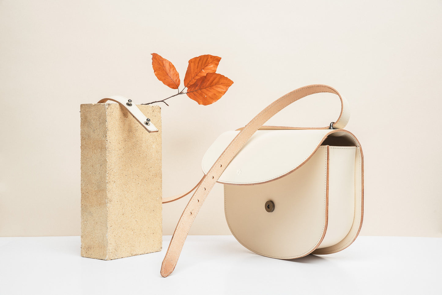 Leather Handbag Moon Pack - Cookie