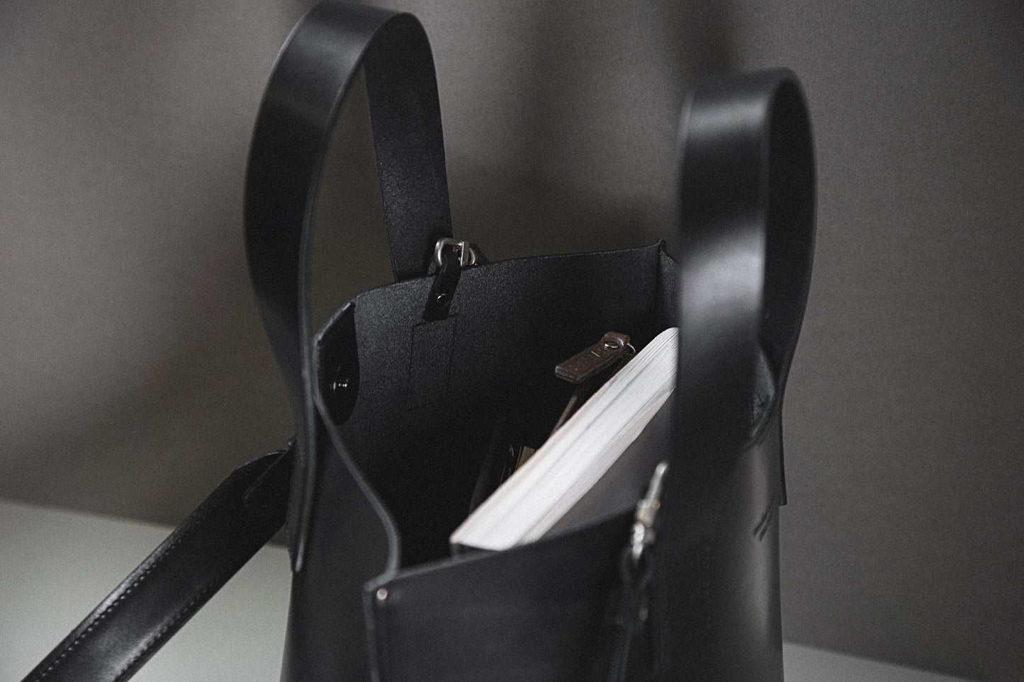 Model Bucket - Black