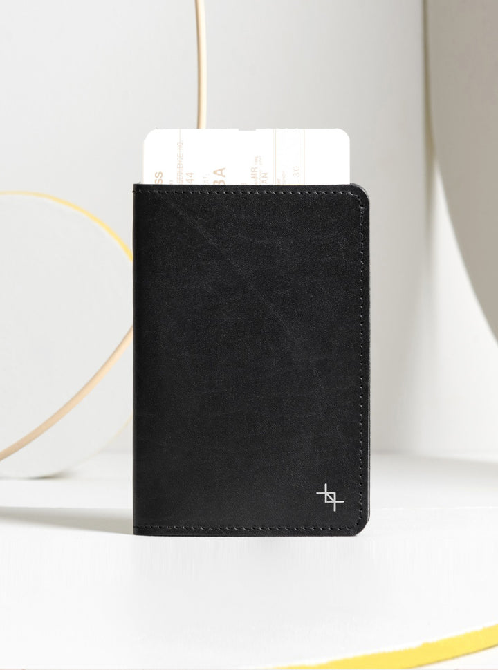 Tour Portemonnaie Passport Cover – Black