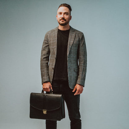 Briefcase No. 99 – Black