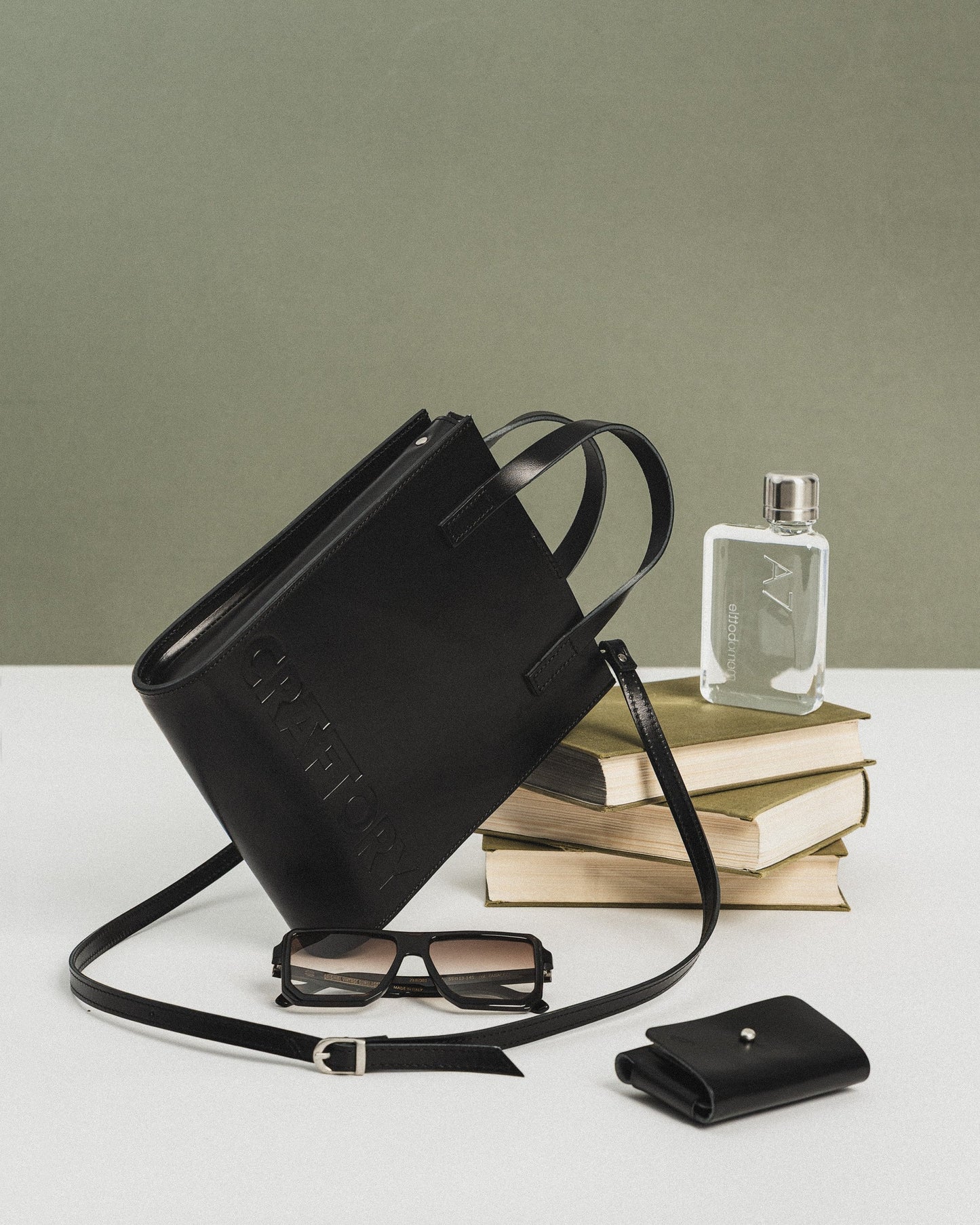 Bold Bucket Handbag - Black