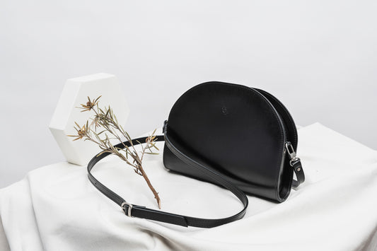Leather Handbag Half Moon - Black