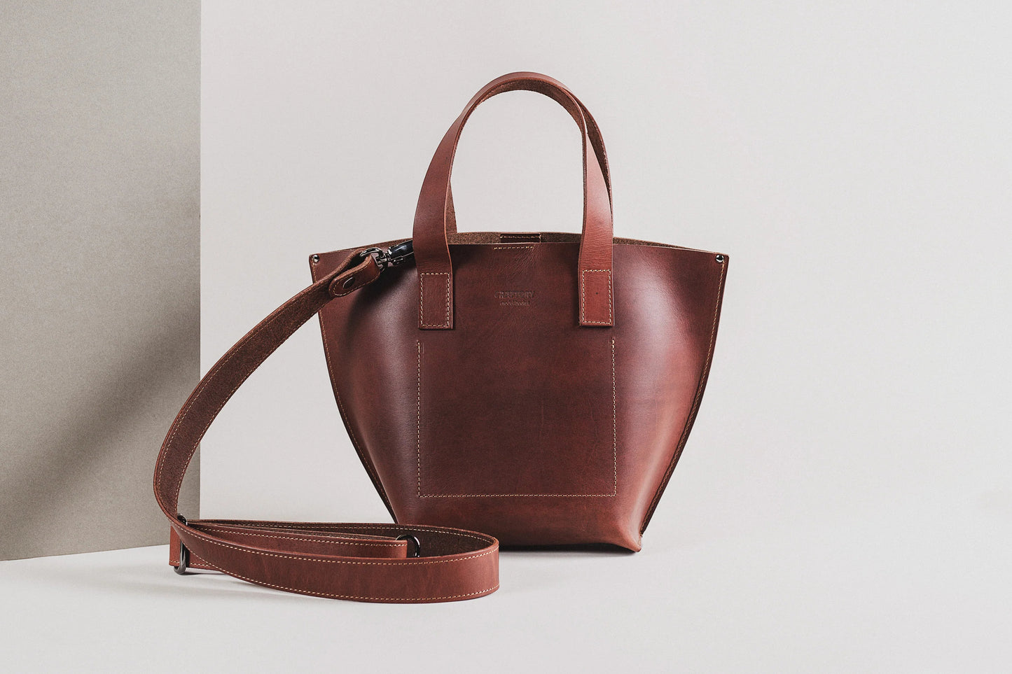 Model Bucket – Cognac